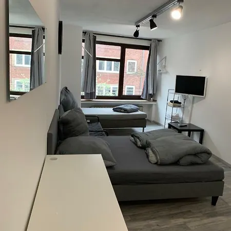 Oldtown Muehlenstr * Düsseldorf